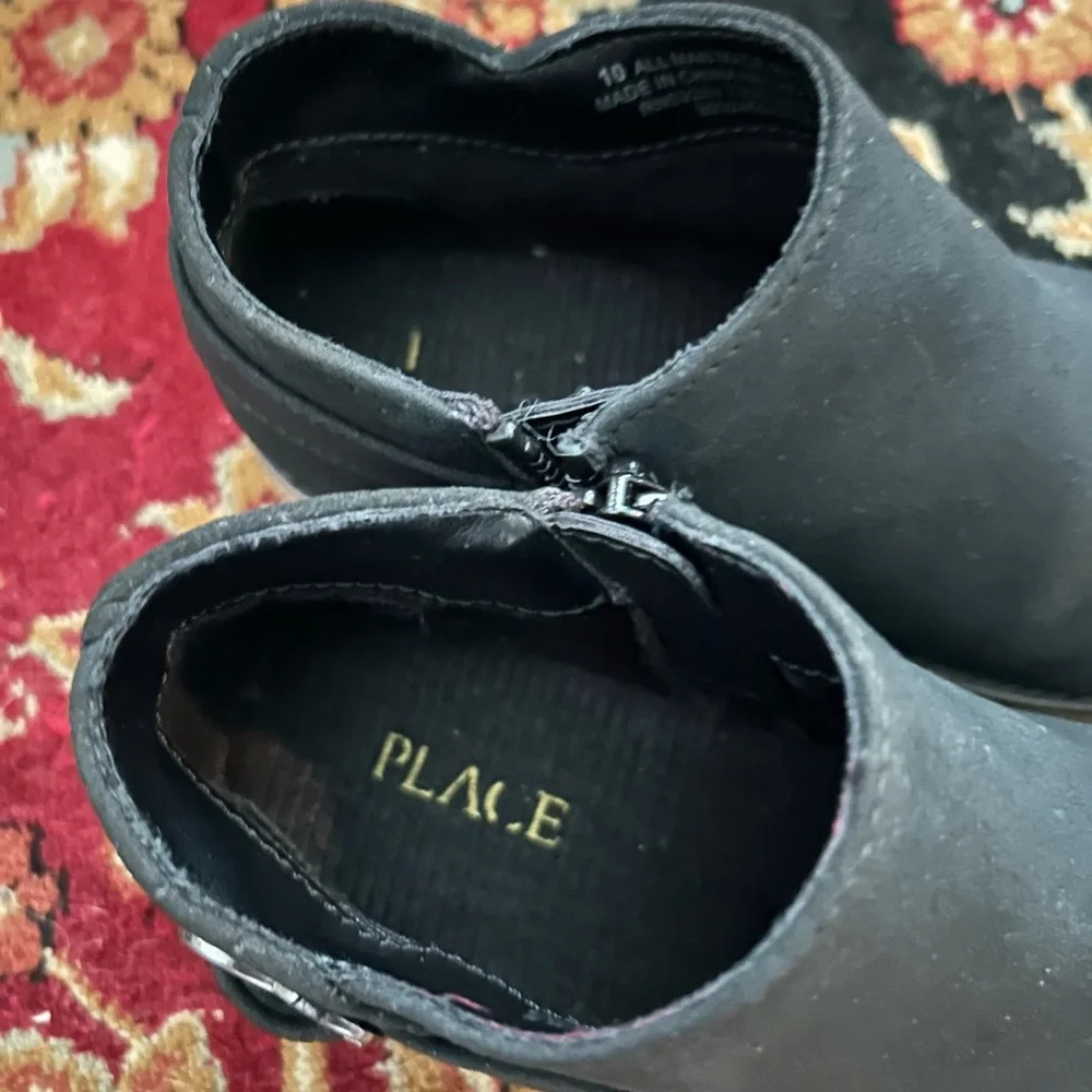 Children’s Place Booties - Picture 3 of 6